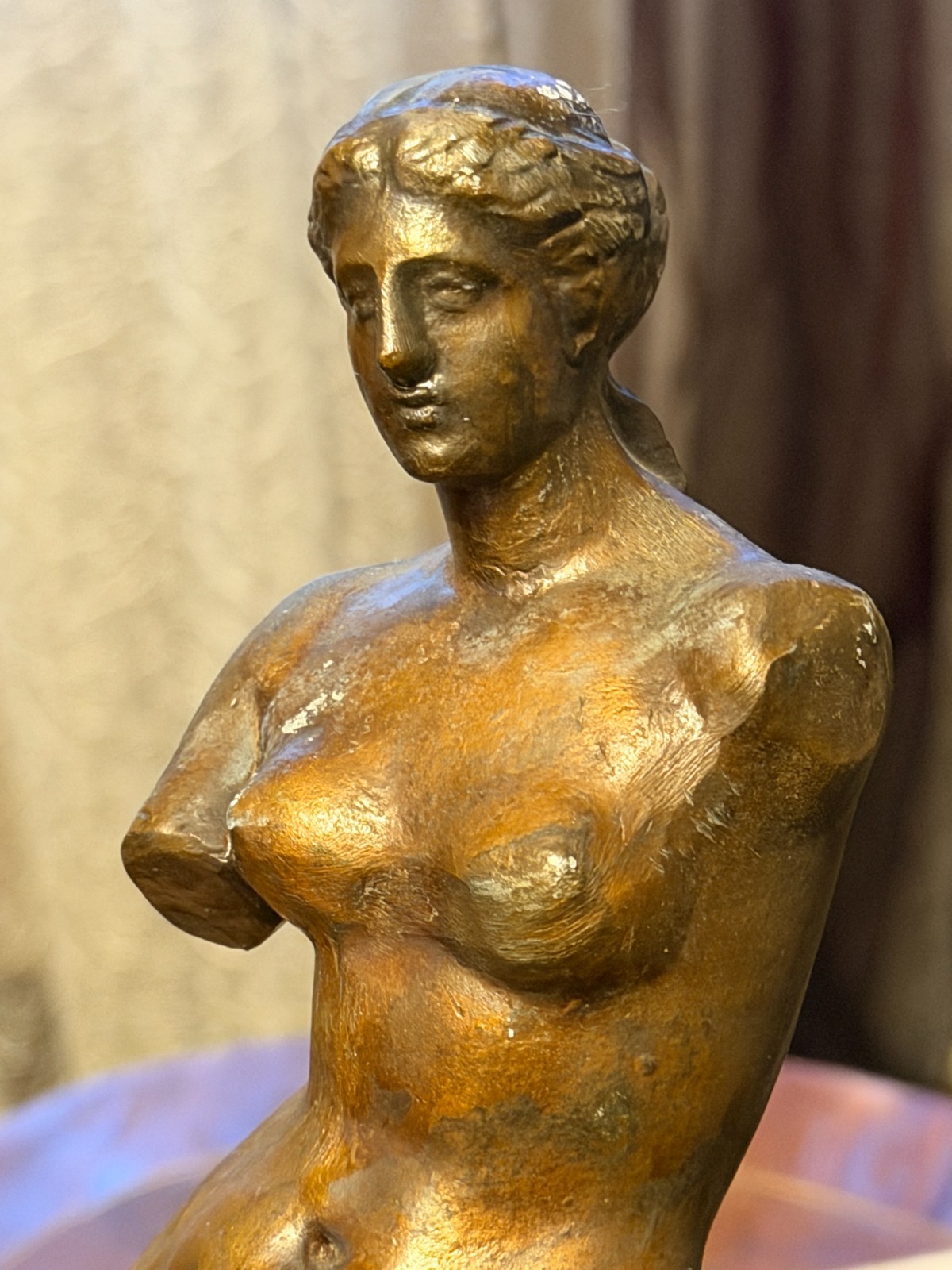 Venus de Milo metal figurine of the goddess of love Aphrodite vintage statue