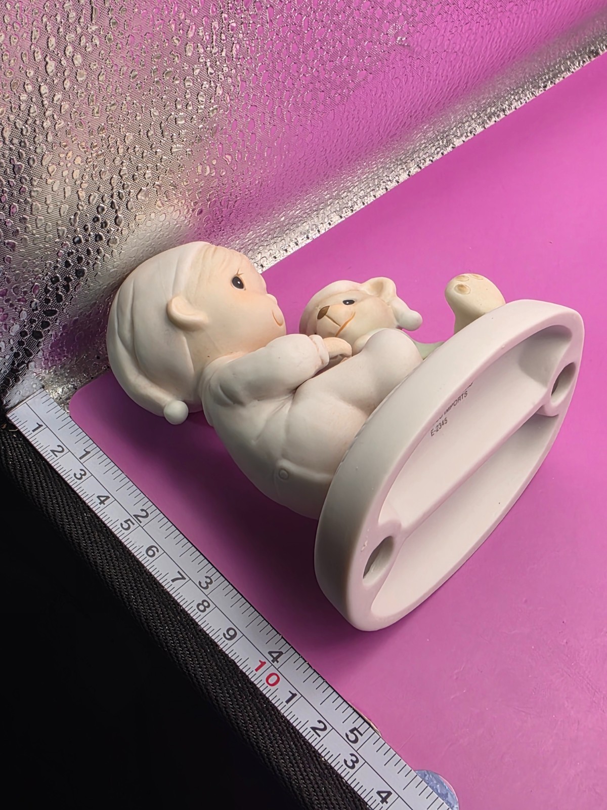 PRECIOUS MOMENTS FIGURINE “MAY YOUR CHRISTMAS BE COZY” 1982 ENESCO E2345