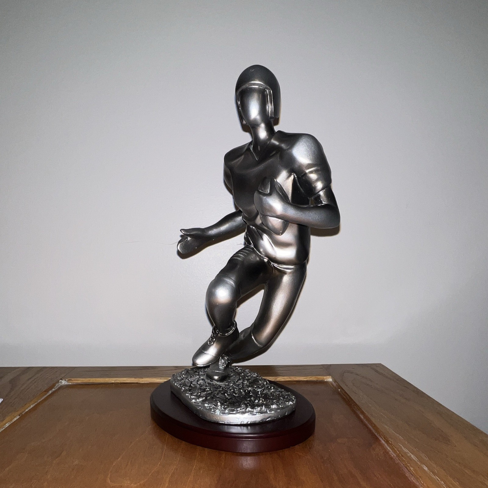 Silver Metallic Resin Football Player Figurine Sculpture w/ Wooden Base