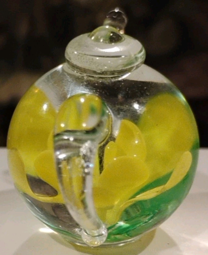 Mini Glass Teapots w Blue, Yellow, Green, White, Red and Pink(no handle) Flowers