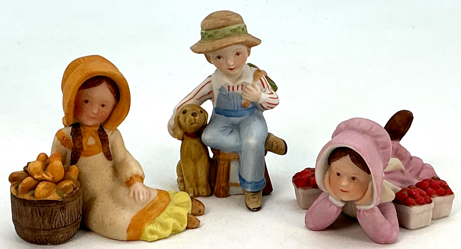 Vintage Designer’s Collection Bountiful Pleasure Holly Hobby Set of 3 Kids