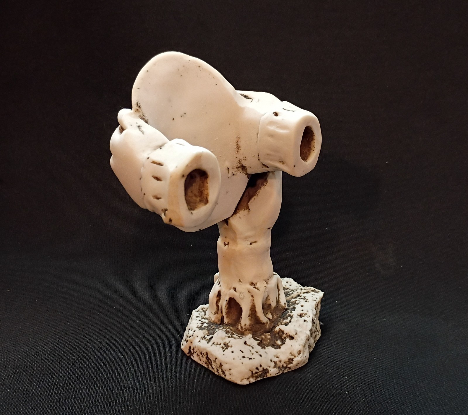 Abstract Sculpture ‘ Face and Hands ‘ Statuette – Polyresin – 5.25″ H x 5″ W