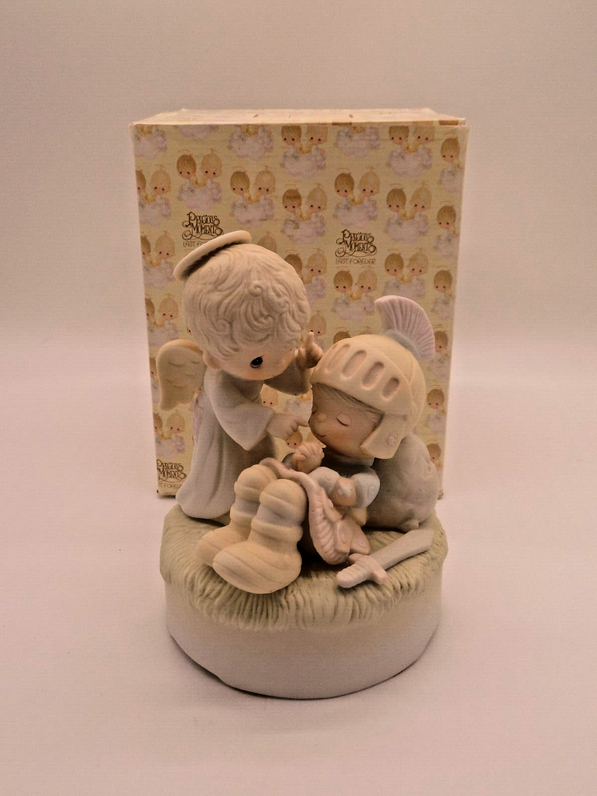 Precious Moments Silent Knight Figurine Musical E-5642 WORKS! W Box ~felt