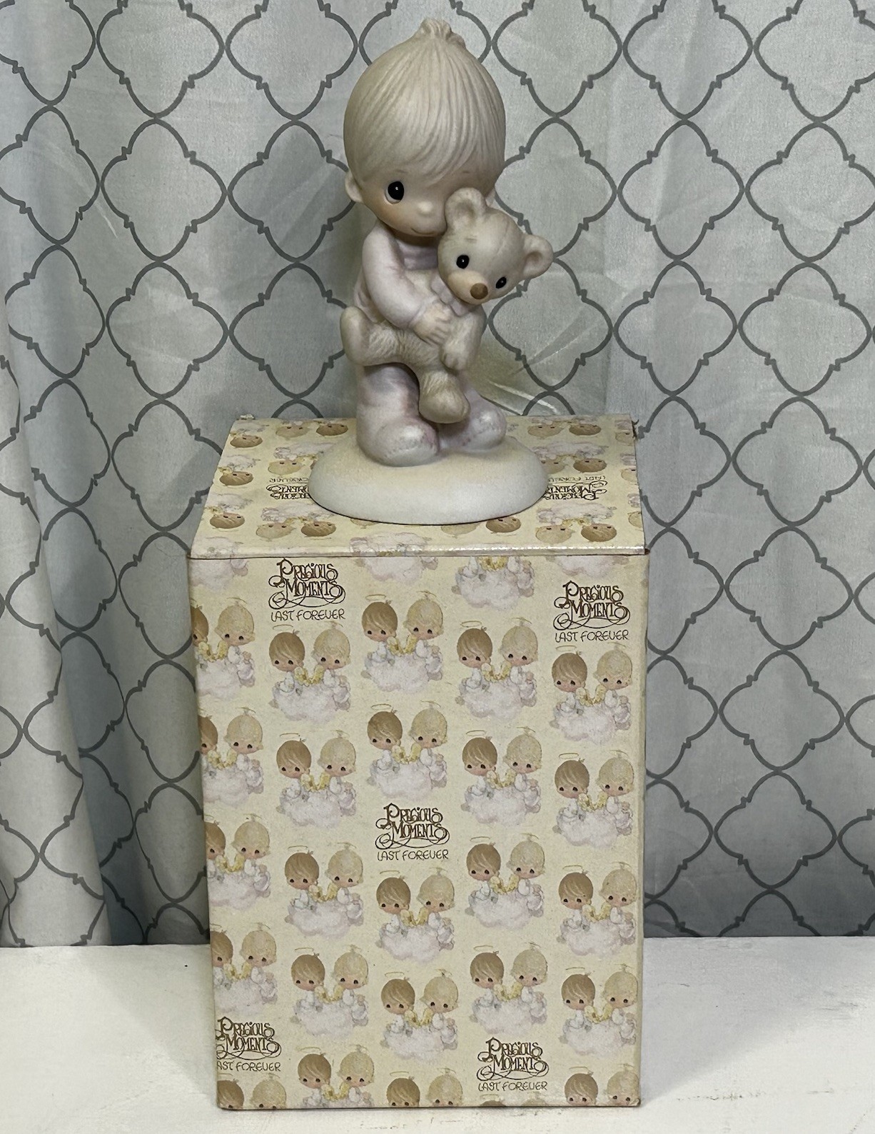 Precious Moments “Jesus Loves Me” Vintage 1978 Figurine Boy w/ Bear #E-1372/B