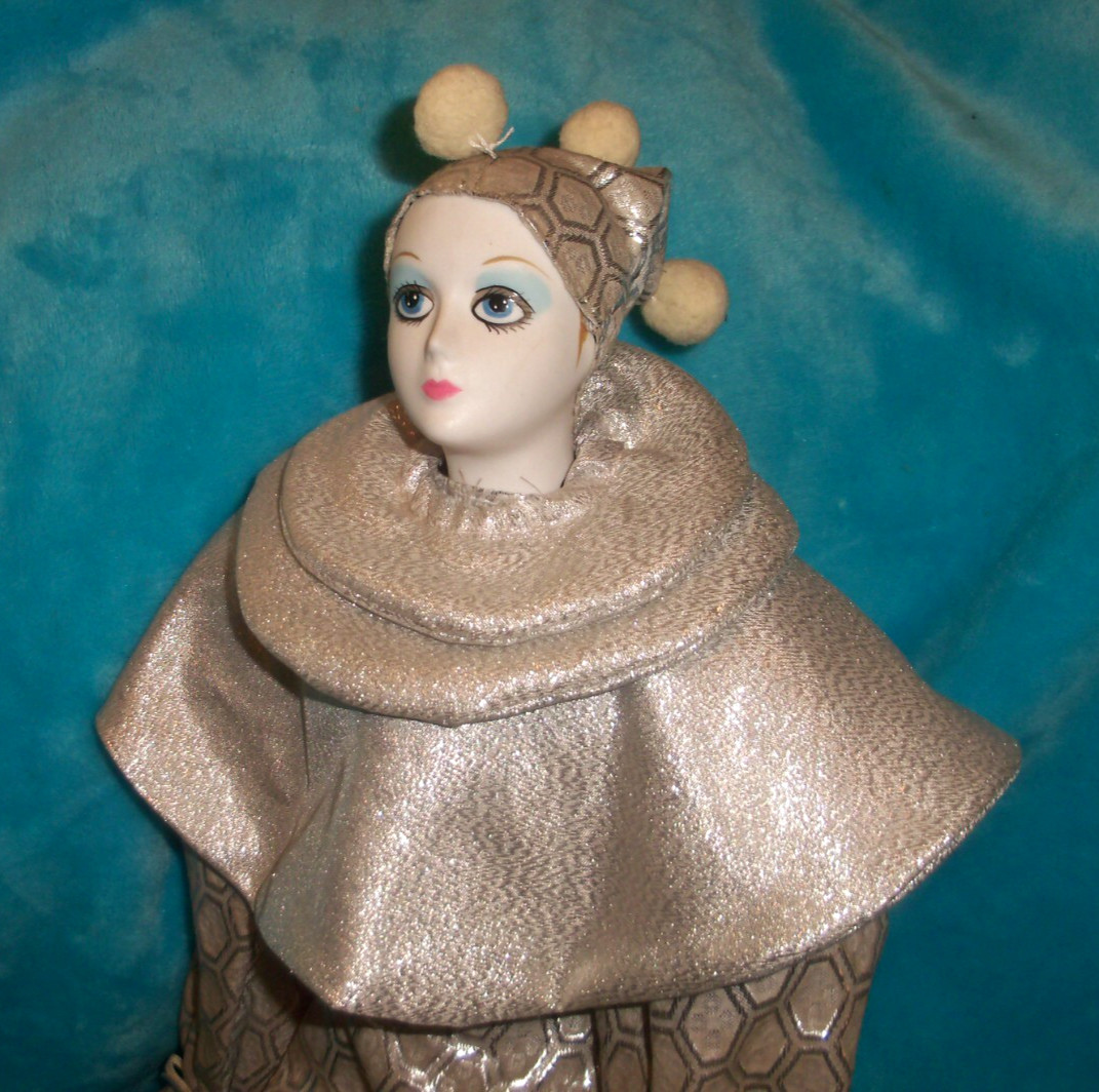 Vintage 21″ VICTORIA IMPEX Harlequin Pierrot Doll W/ Flaw-Ceramic Head, Hands