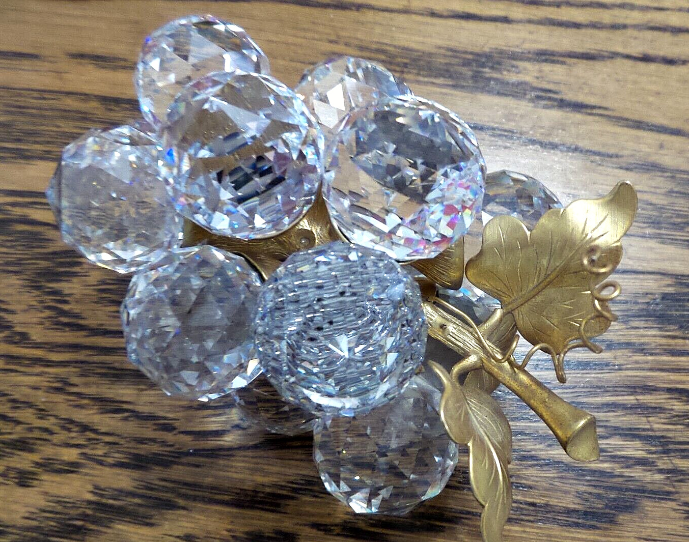 Swarovski Crystal Sparkling Fruit Collection 15 Grapes w/ Gold Leaves and Stem