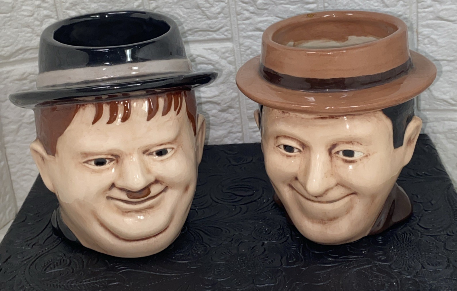 Vintage Laurel & Hardy Figural Ceramic Mugs Heads 1980 Man Cave Planter Read