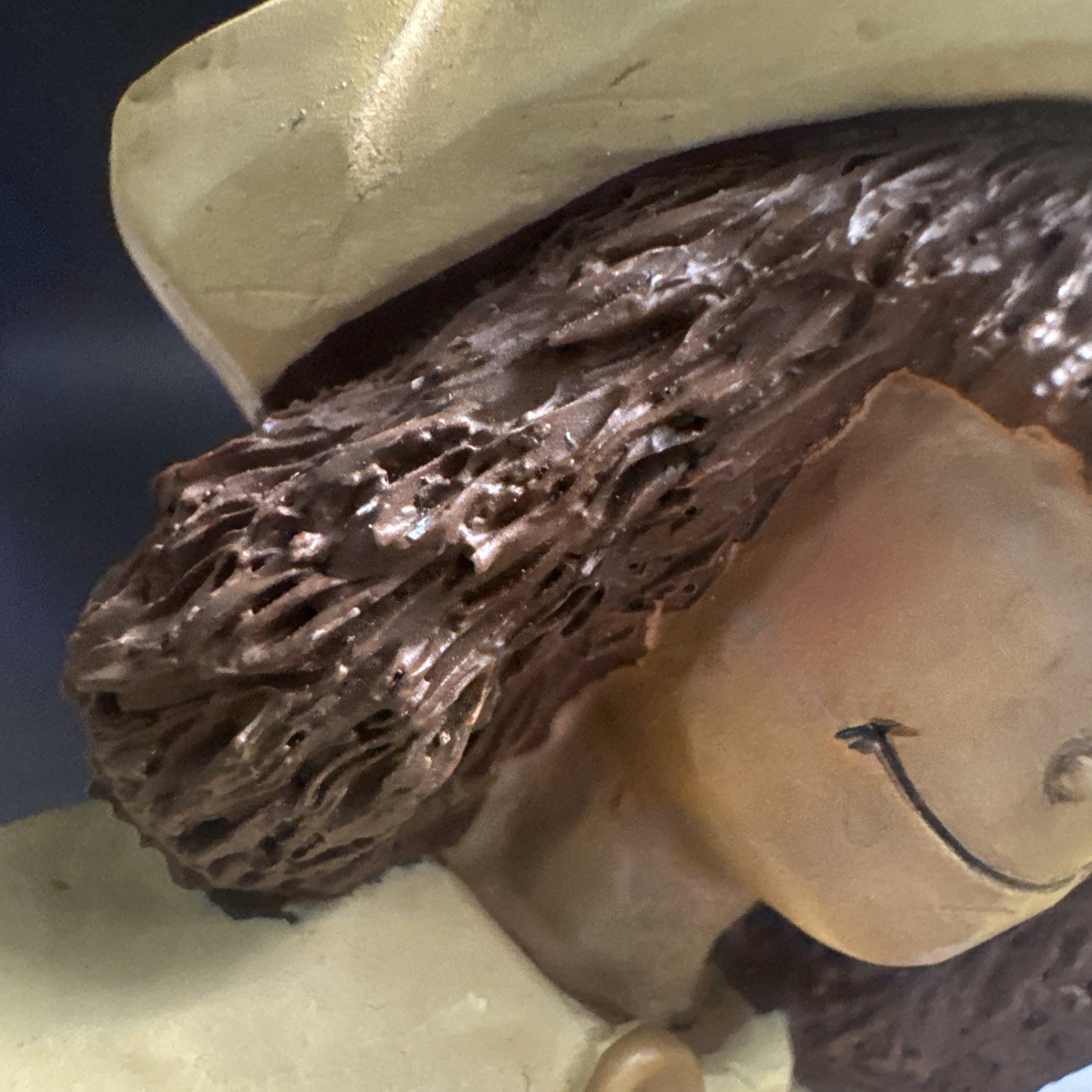 Blossom Bucket Suzi Skoglund 8″ Pilgrim Girl Figurine Holding Doll Signed 2004