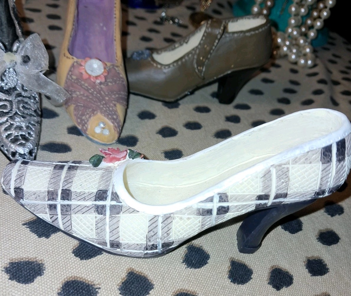 Lot Of 5 Minature Shoes All Diffrent Colors And Styles Collectible Shoes