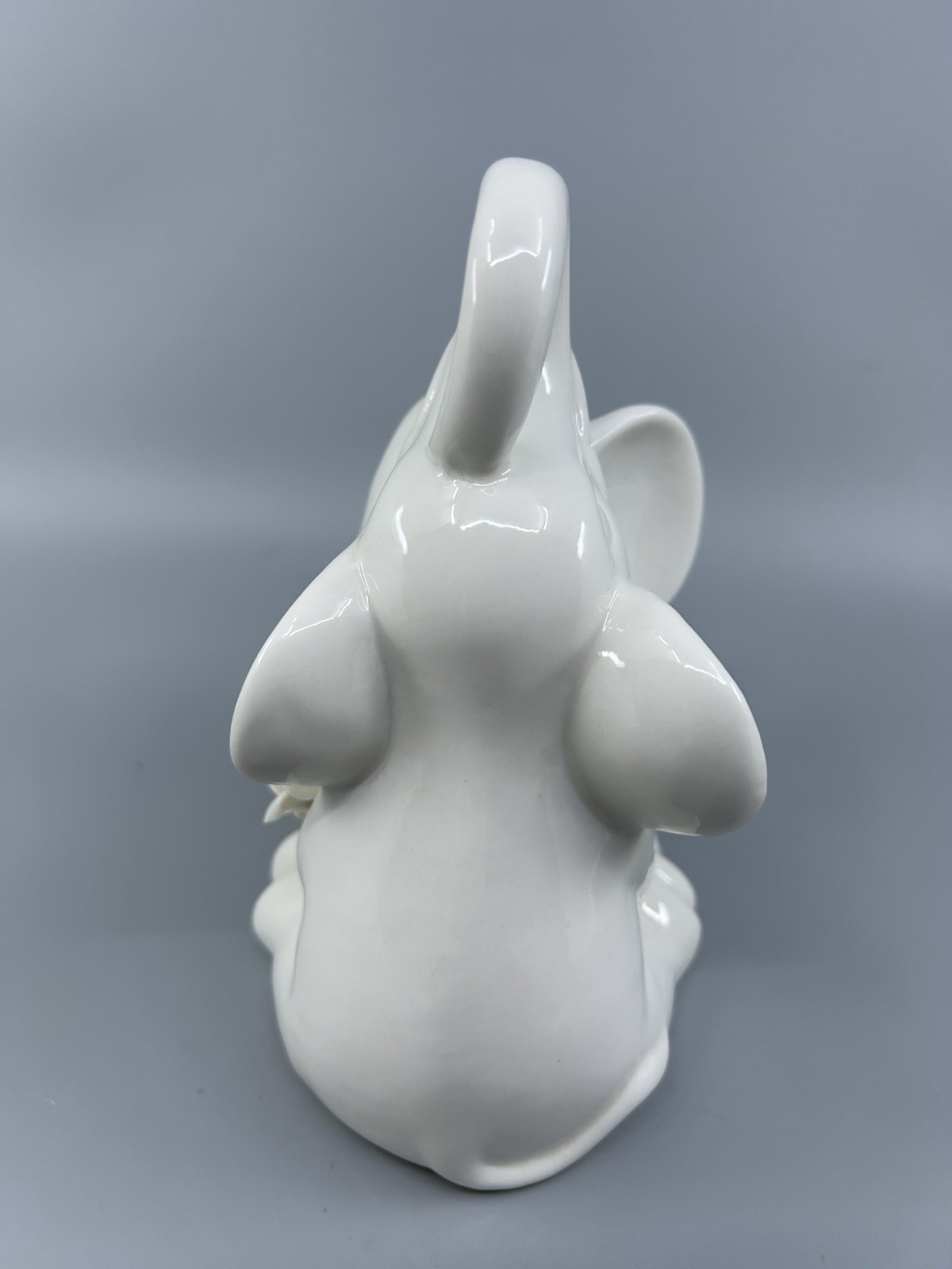CRACKER BARREL Exclusive Cuddling Elephants Figurine with Original Box
