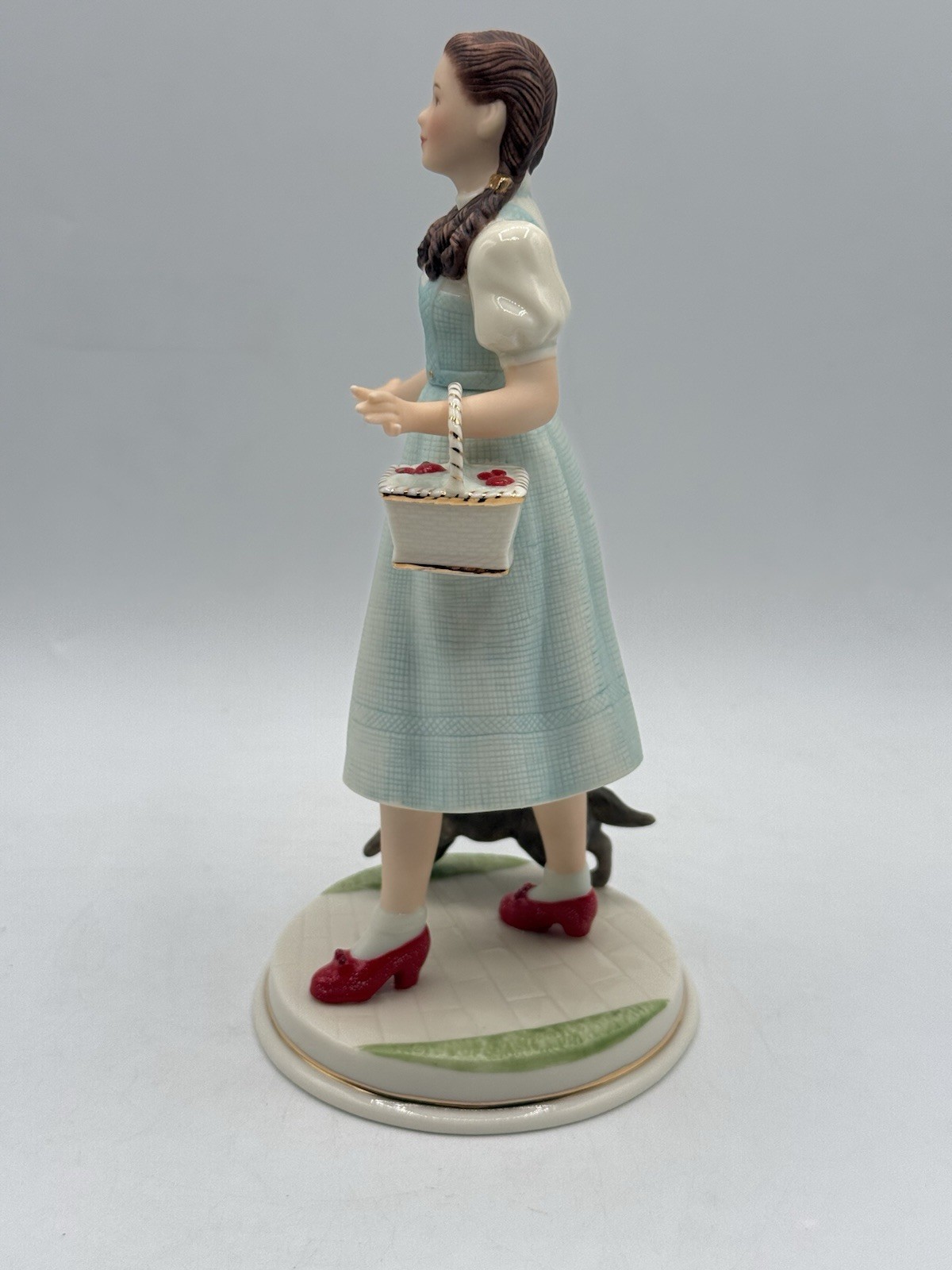 Lenox Dorothy & Toto #6131023 Figurine Wizard of Oz Approximately 8X4” Retired