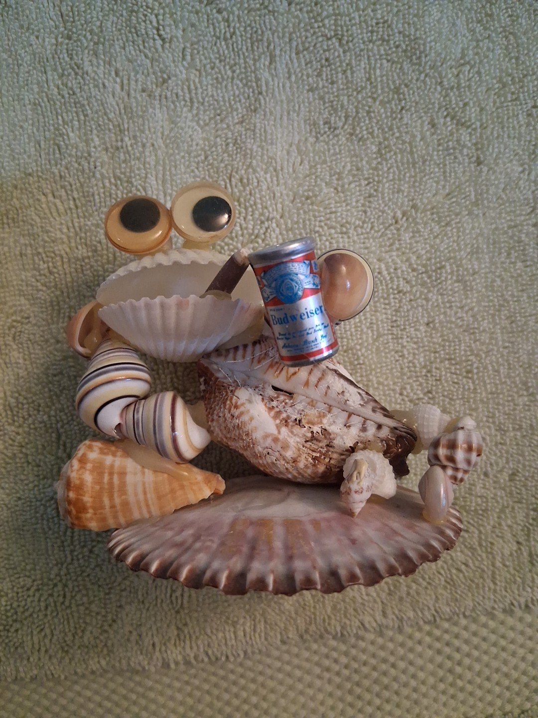 Vintage Seashell Art Frog Drinking Budweiser & Smoking Cigar