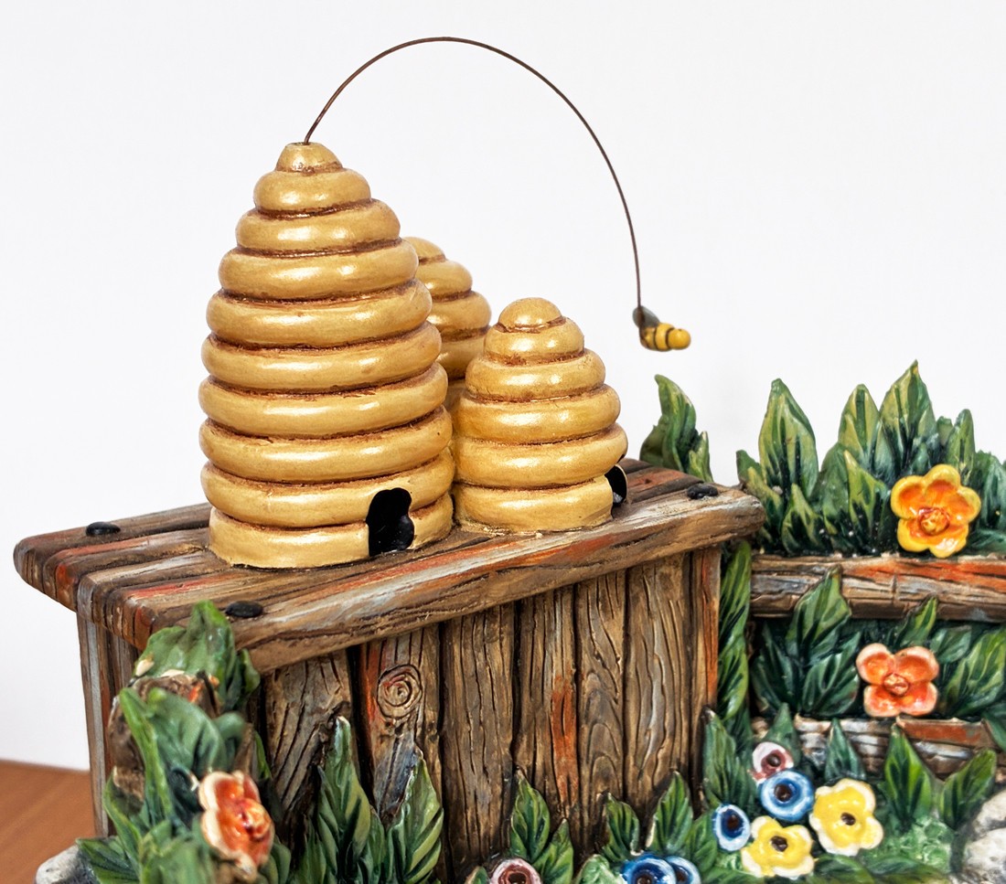 Hummel #1074-D Bee Happy Scape #2013 Surprise Visit *Spec Ed 2003 MUSIC BOX~COAs