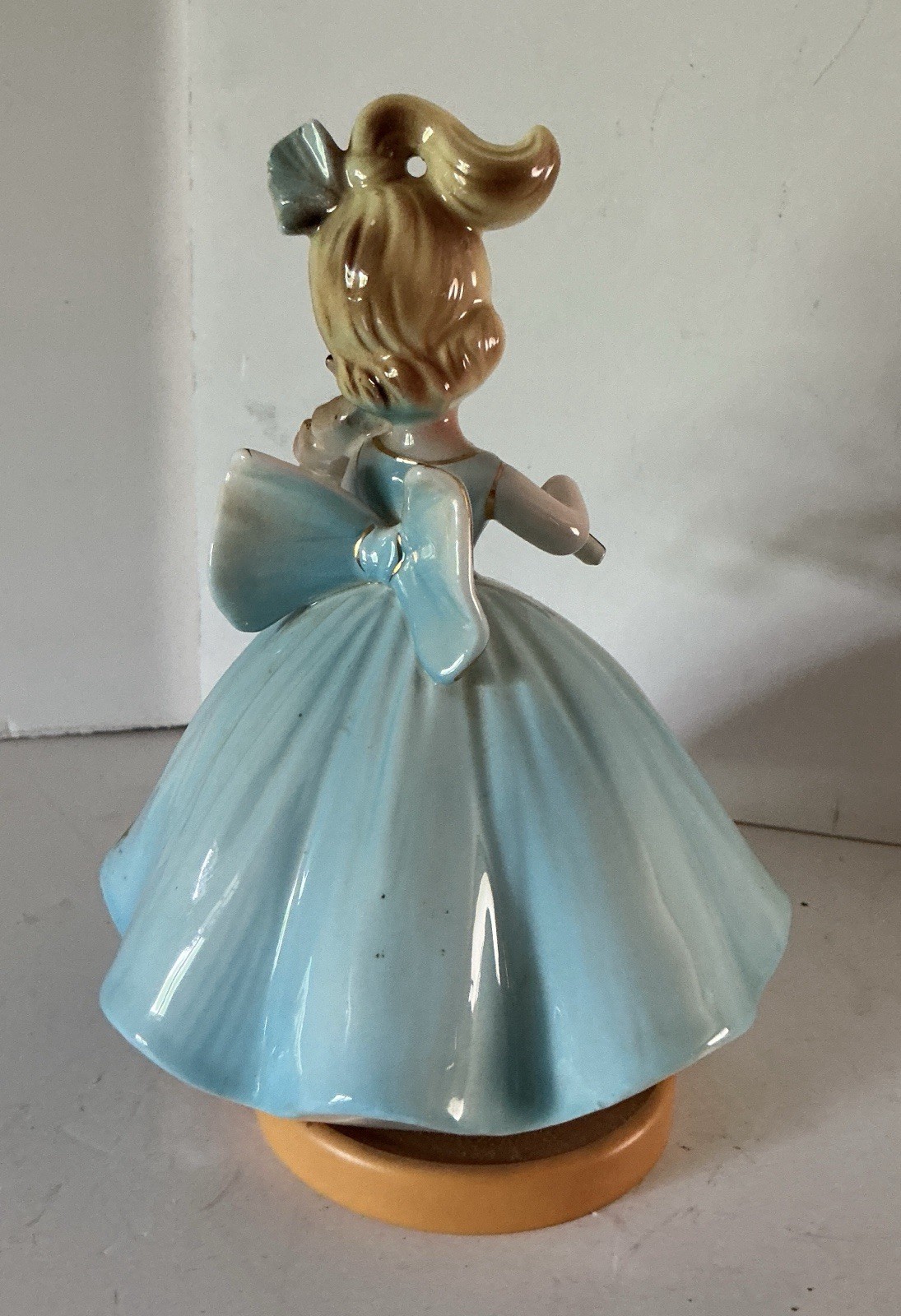 Josef Originals Girl Playing Violin Rotating Music Box SANKYO Ceramic **tk
