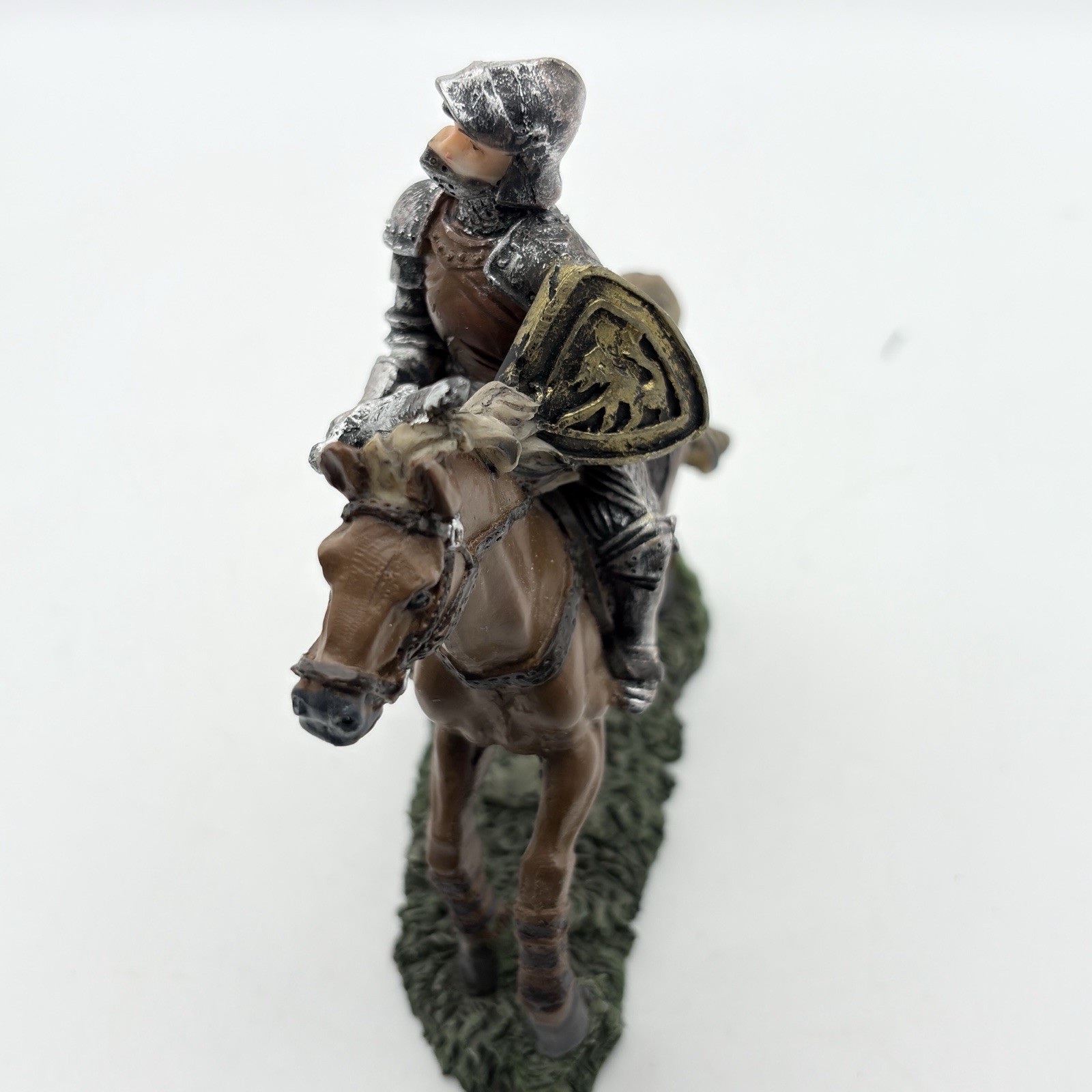 Vtg Medieval Knight On Horseback Figurine Military Soldier 4.5″ Tall Resin Armor