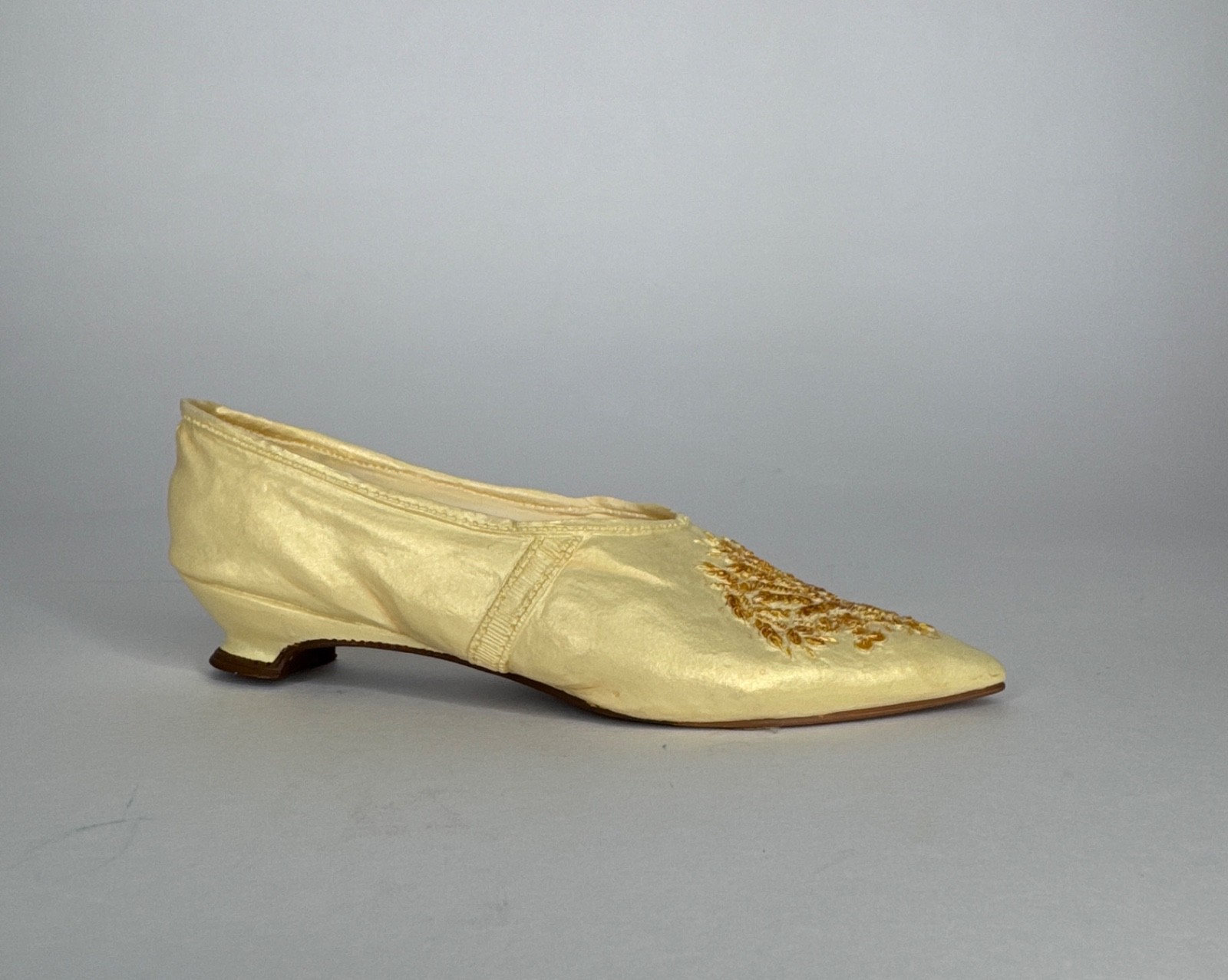 Willitts Designs Raine 2000 First Lady Slipper #25411 Loose No Box Cream Color