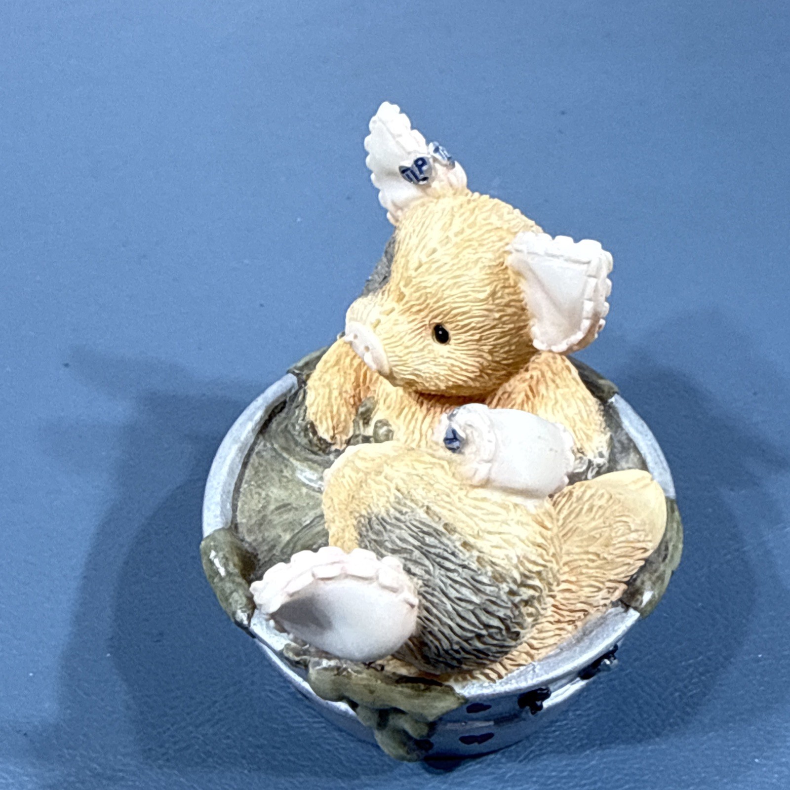 Enesco This Little Piggy Collectibles Sloppy Hogs and Kisses