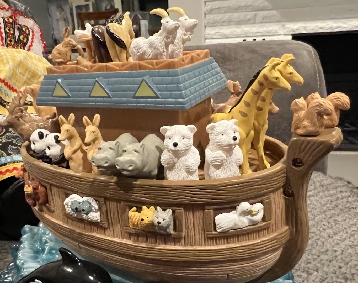 Noah’s Ark Avon Gift Collection Musical 2001 5 Songs Motion Activated Vintage