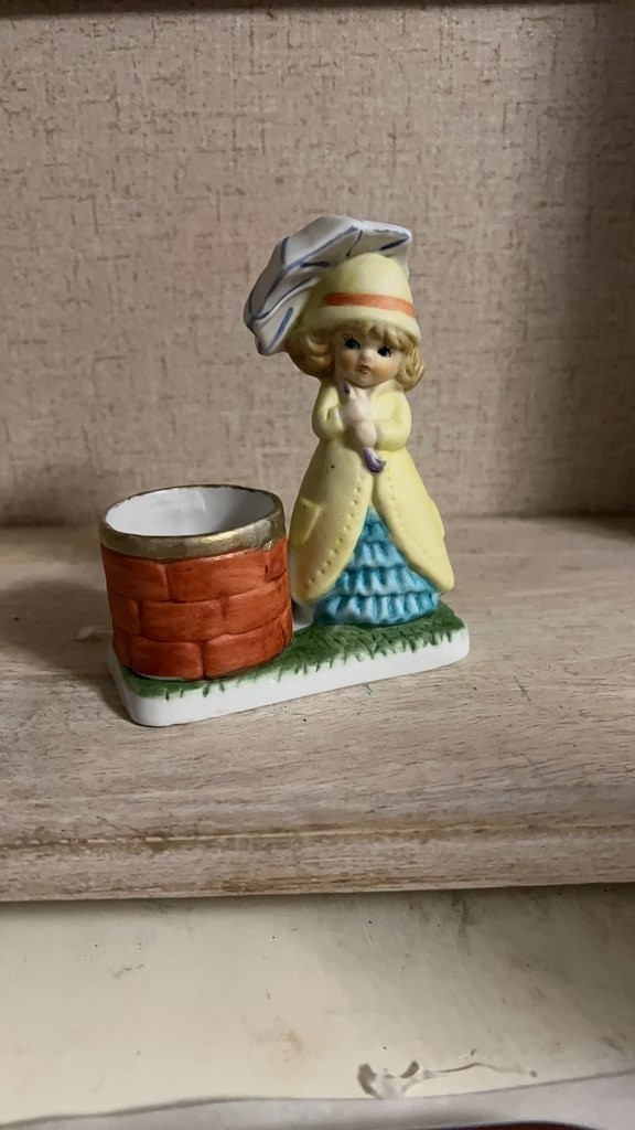 1979 Jasco Little Luvkins Porcelain Figurine
