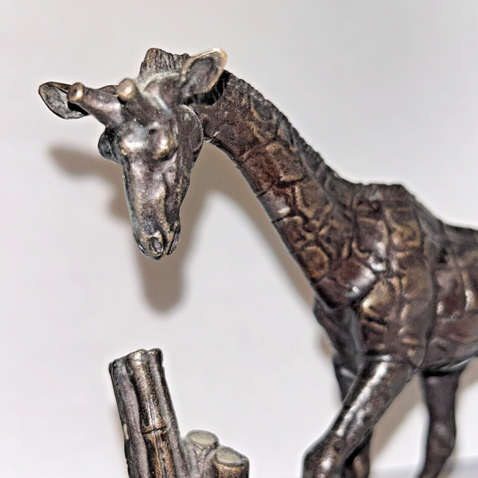 The Franklin Mint Giraffe 2lb 5.5oz Bronze African Wildlife Series Figurine