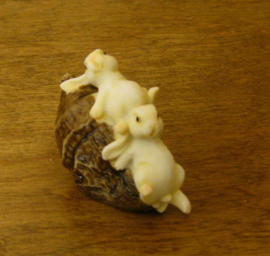 Top Collection Enchanted Story Fairy Garden #4336 RABBITS PLAYING on NUTS, NIB