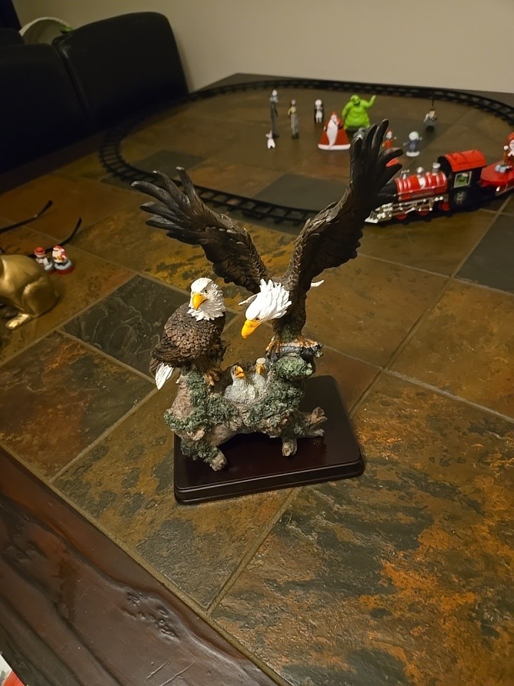 2 Blad Eagles Treetop With 2 Baby Bald Eagles Sculpture Protector of the Nest