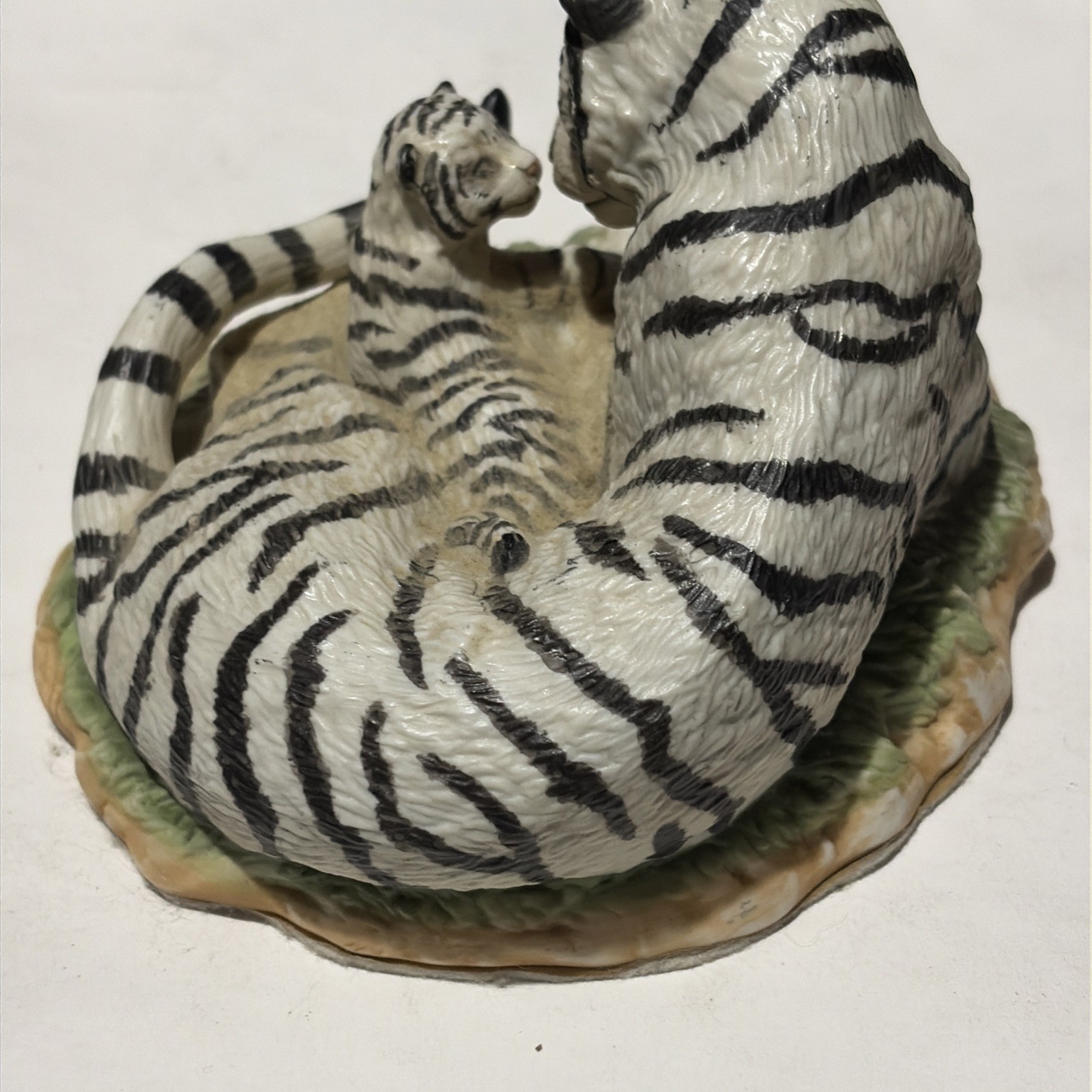The National Wildlife Franklin Mint Hand-Painted White Tigers Limited Edition