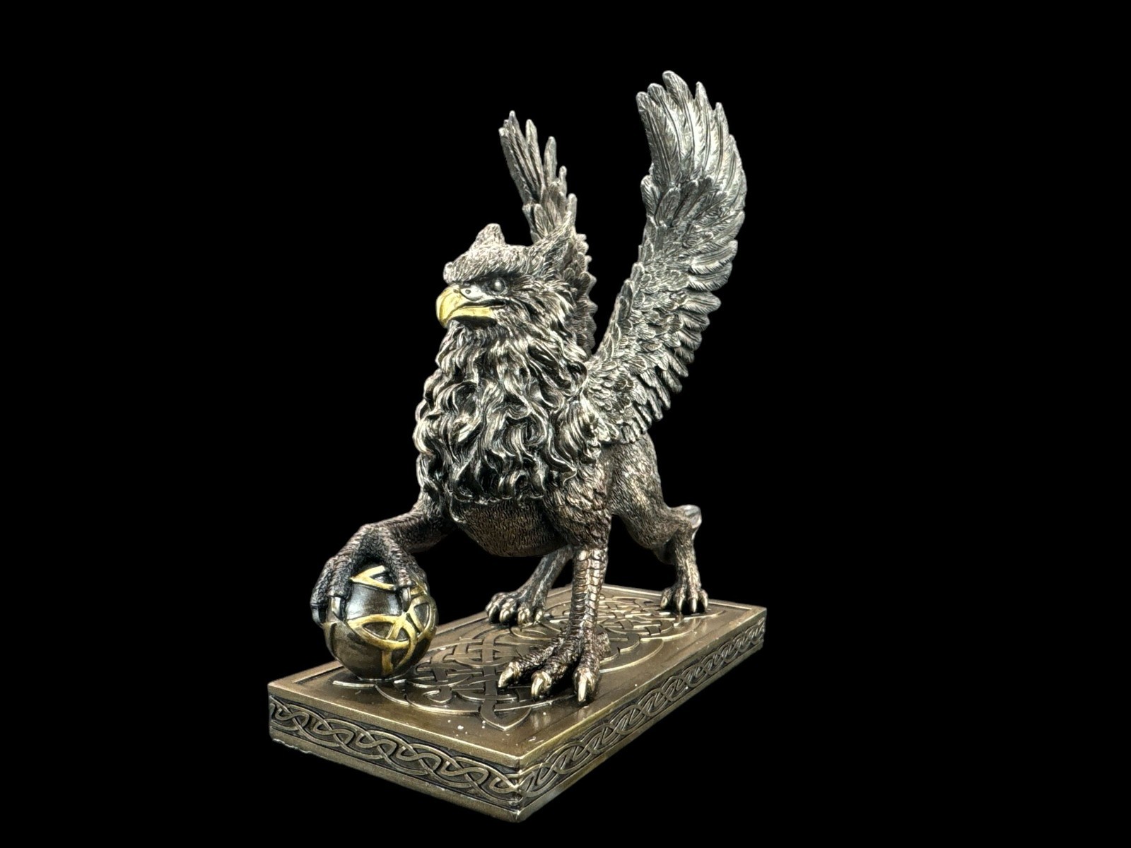 GRYF mythical animal symbolizing speed and courage VERONESE WU77695AP