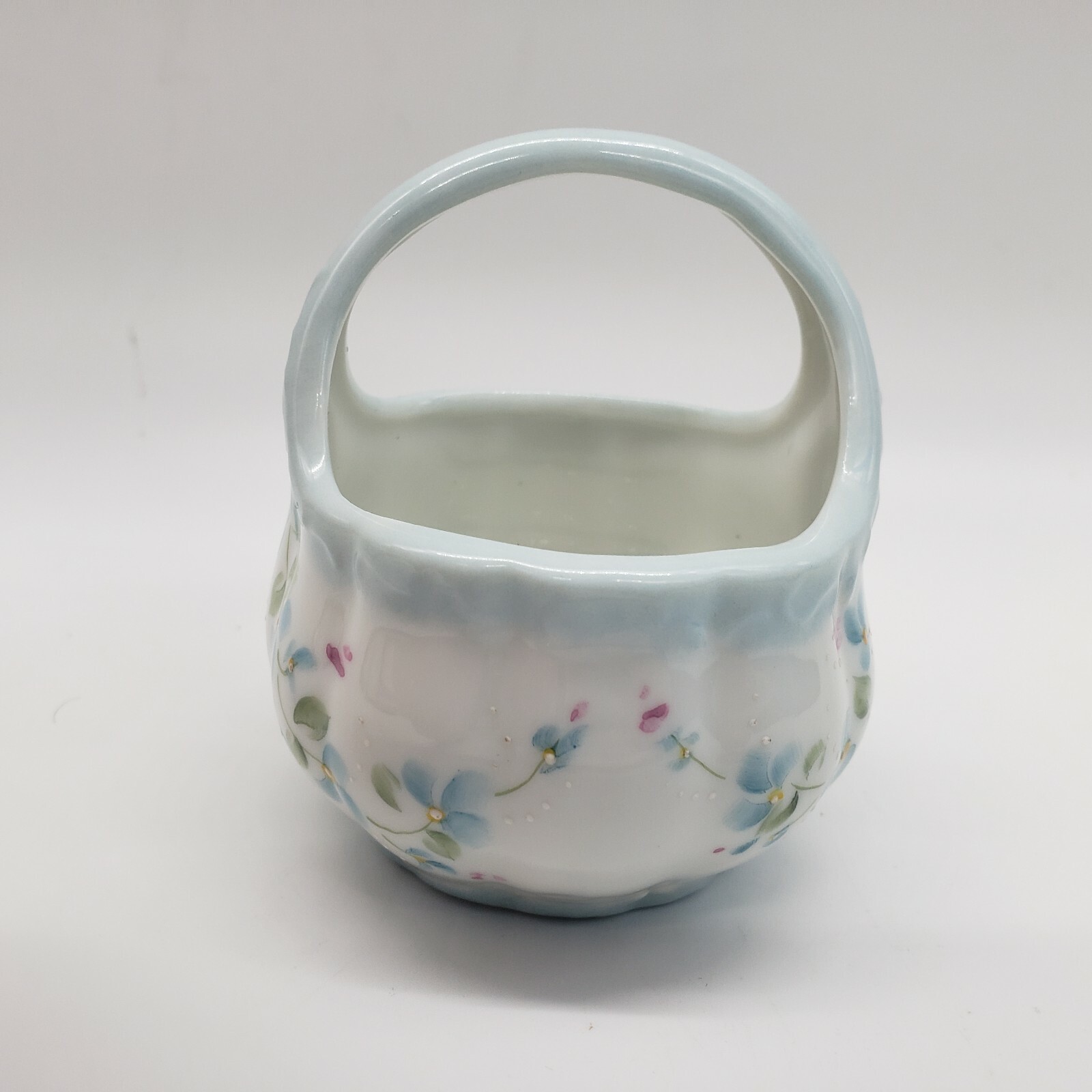 Small Porcelain Mini Basket Trinket Box ~ Md2124 ~ Hand Painted ~ Blue Flowers