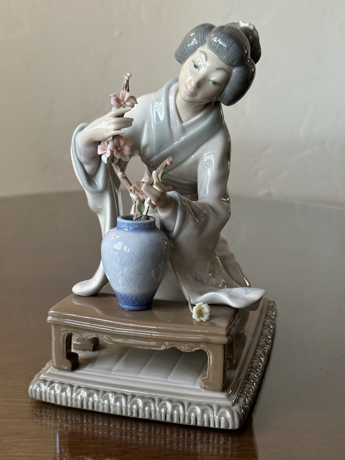 Lladro “Japanese Flower Arranger” Figurine Retired, Handmade in Spain OLD MARK!