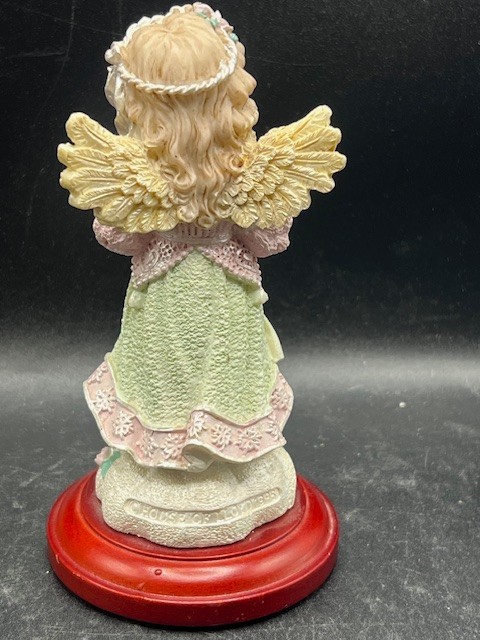 98′ House of Lloyd Christmas Angel Girl Dove Pink Pastels Statute Figurine 6.5″