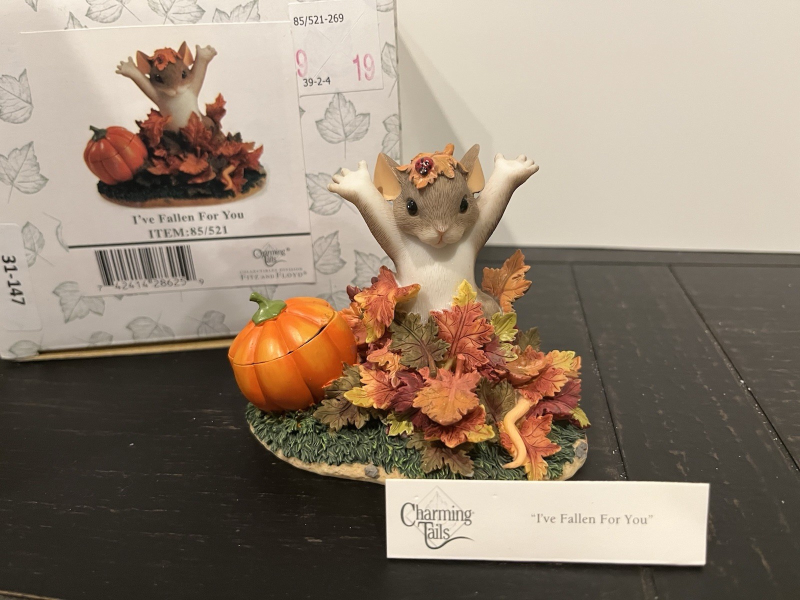 Charming Tails “I’ve Fallen For You” No. 85/521 (Removable Lid On Pumpkin)