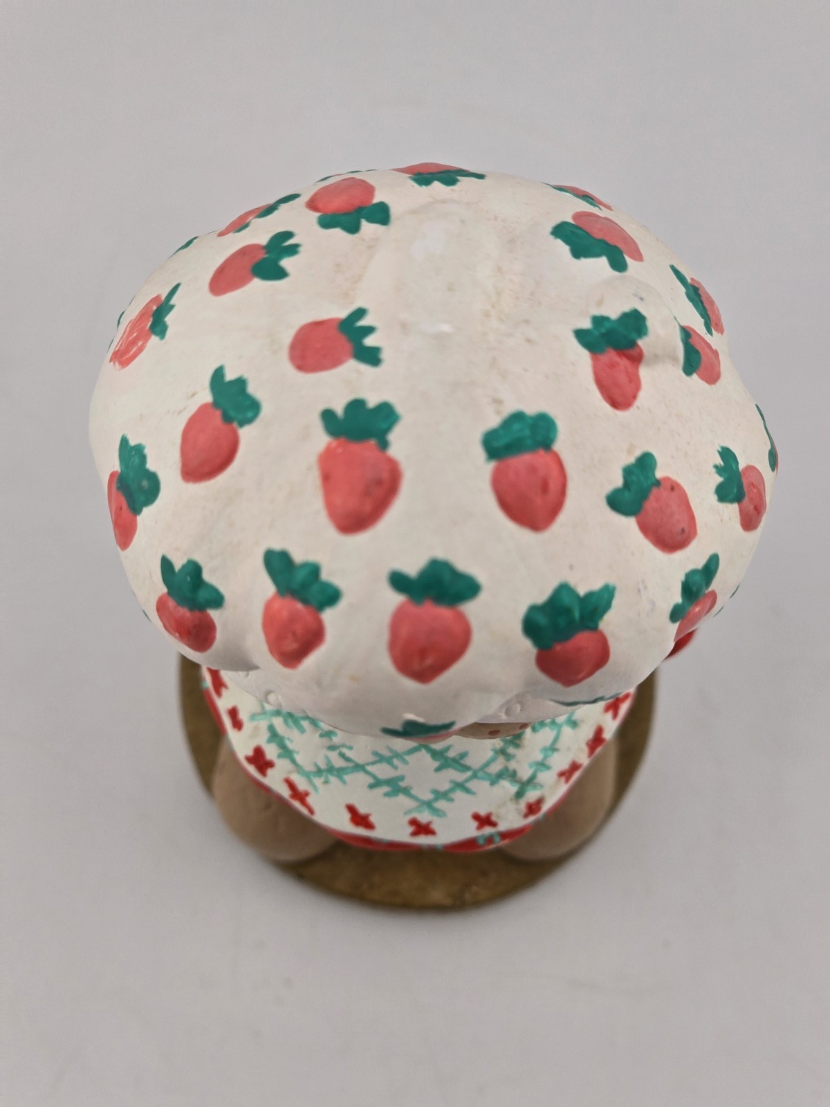 Vntg Strawberry Shortcake Figurine Handpainted Ceramic 5″ Tall