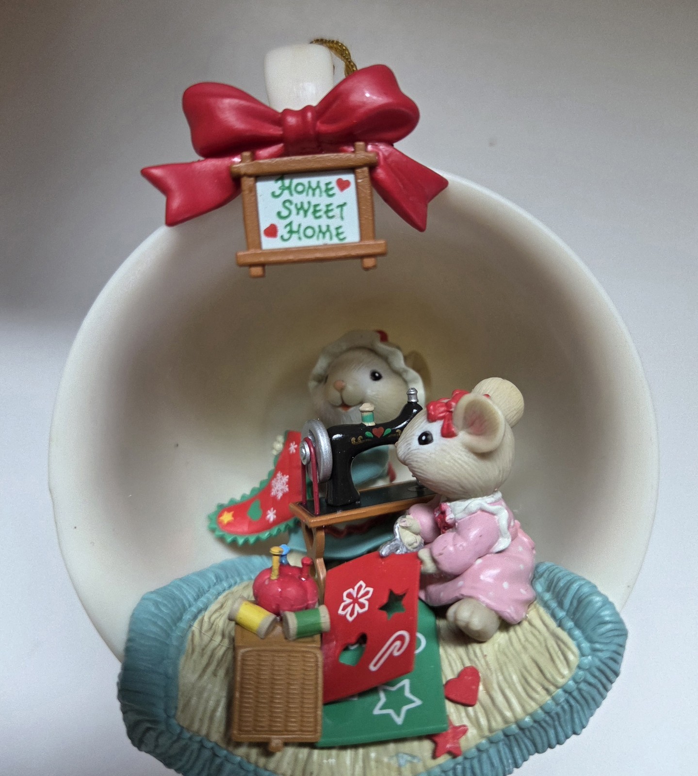 ​VTG 1995 Enesco Cozy Cup Ornament We’ve Shared Sew Much Mice Sewing Machine Box