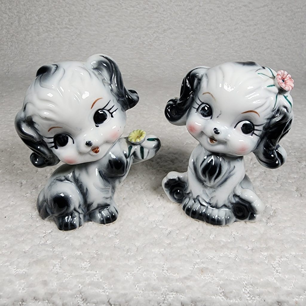 Vintage Anthropomorphic Puppy Dog Figurine Pair Ceramic Blk White Flower Kitschy