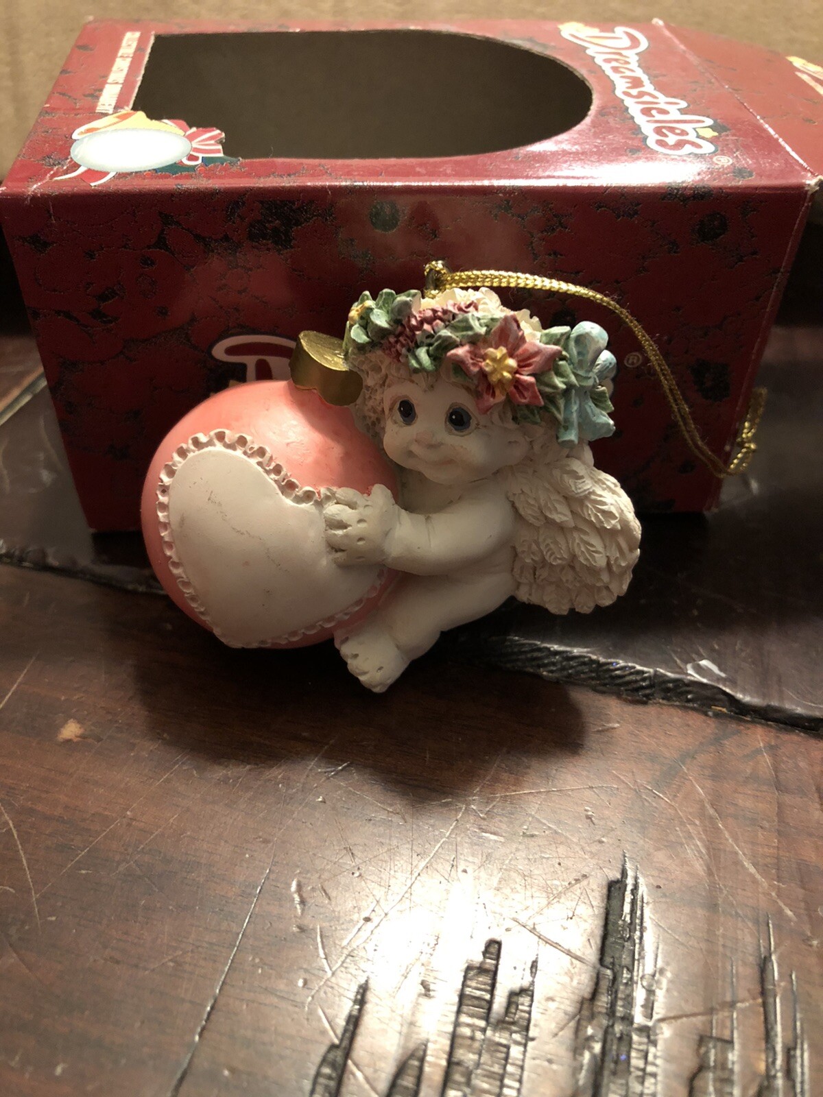 Dreamsicles CHERUB Holiday Hugs Heart Angel Hanging Ornament #10134 Used 1997