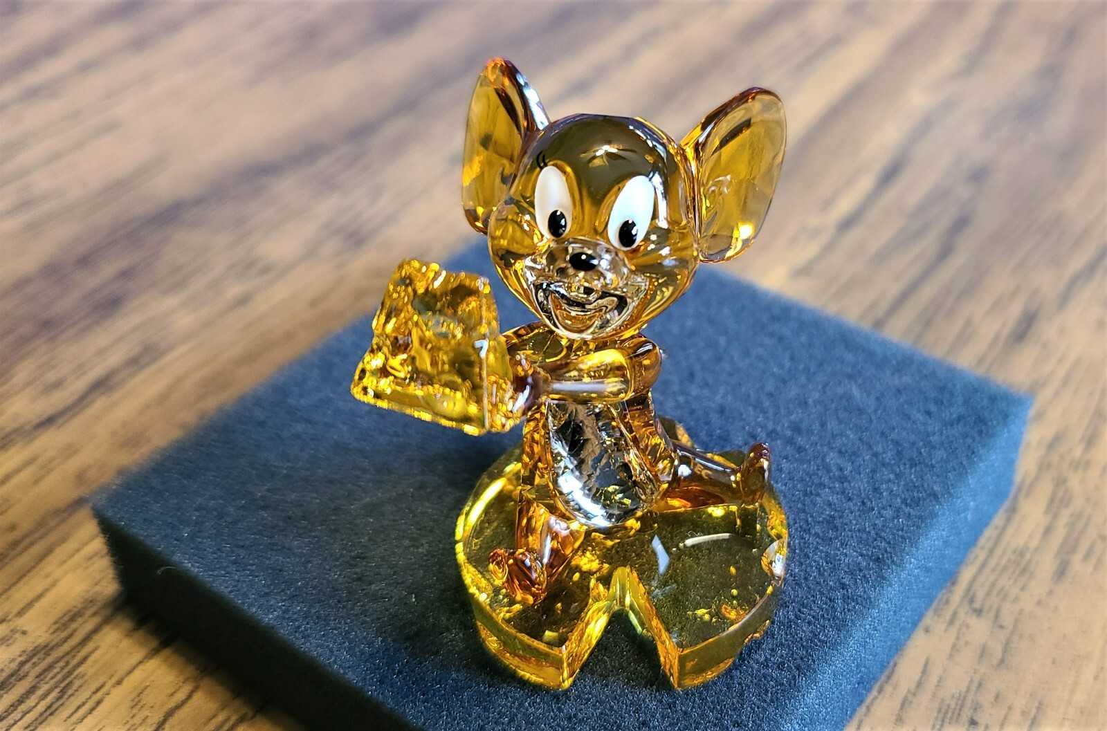 🐭 Swarovski Crystal 2021 Warner Bros. Show, “Jerry the Mouse” Figurine, NIB