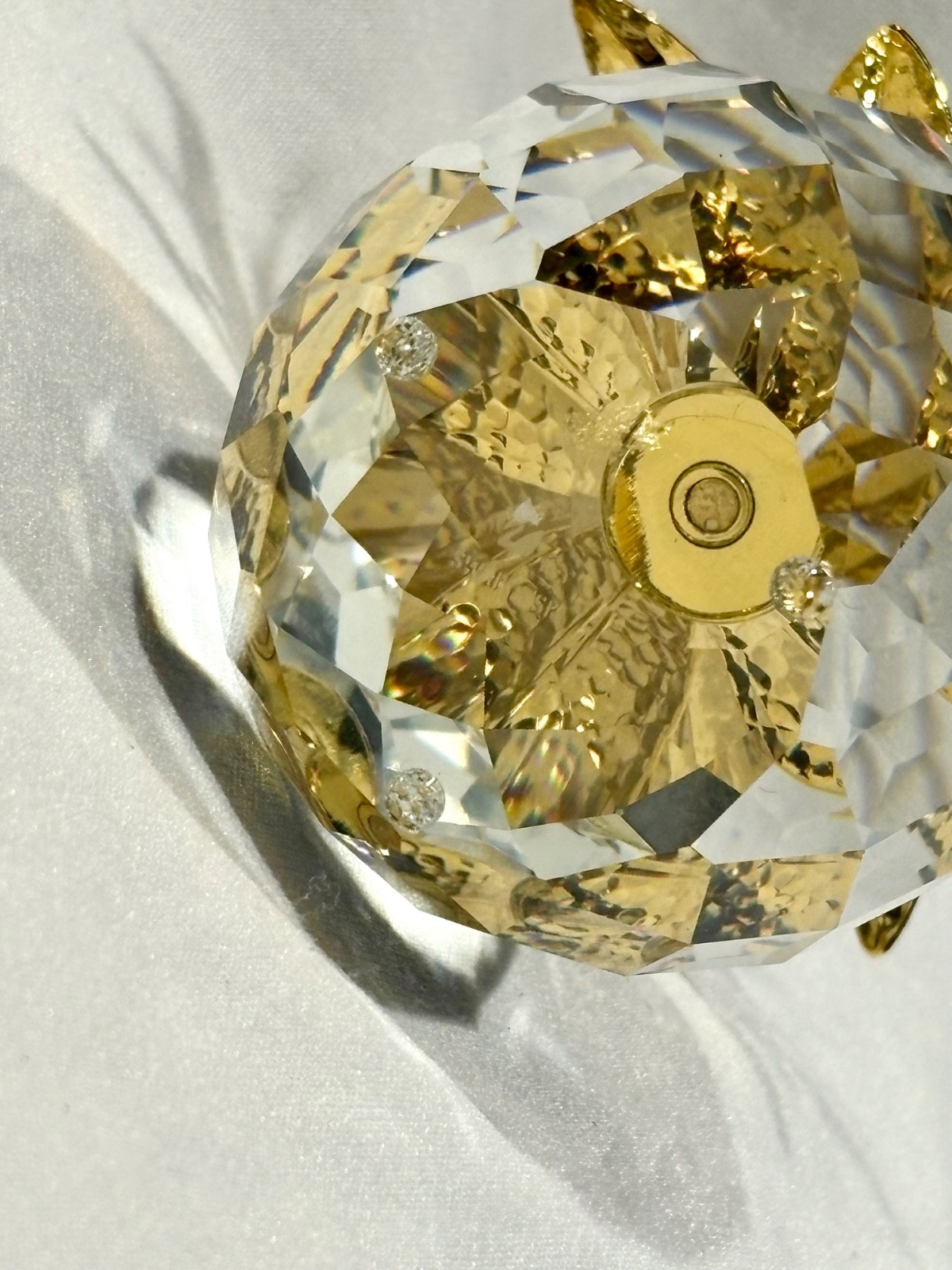 Swarovski Silver Crystal Large Pineapple Gold Hammered Leaves 7507 105 001 Box