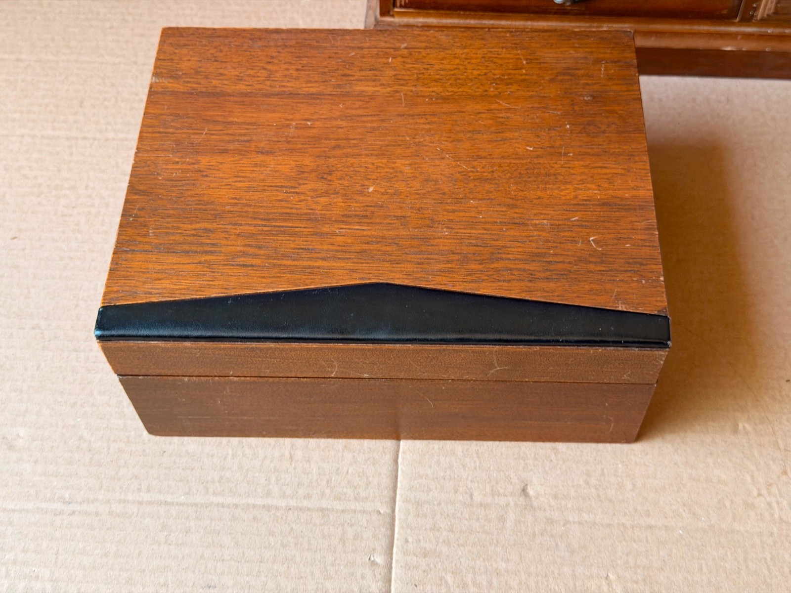 Vintage Mid Century Wood Valet Box – Retro MCM Desk Keepsake Storage Case 9.5″