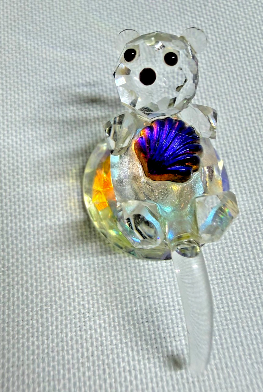 Crystal Sea Otter by Iris Arc.