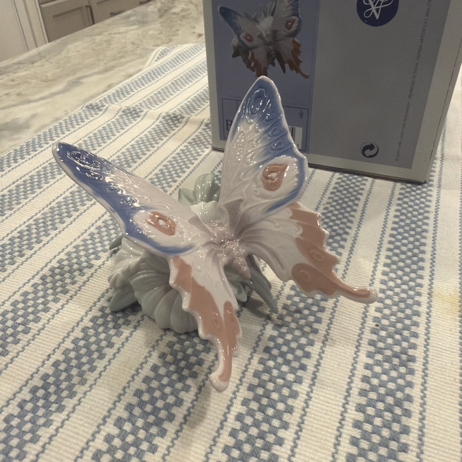 Lladro 6666 Graceful Landing w/ Original Box – Perfect Condition