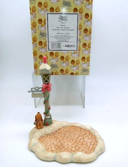 Precious Moments Figurine 750123 Christmas Street Precious Scape