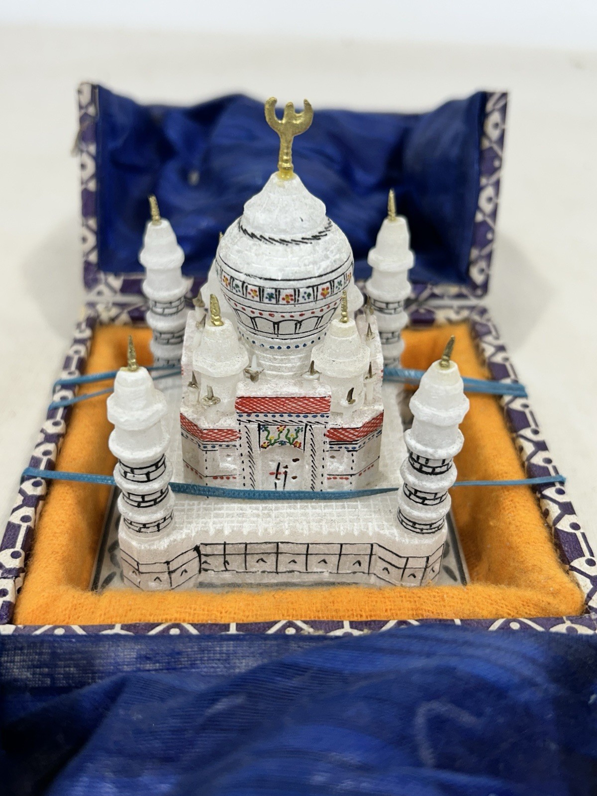 Marble Taj Mahal Replica Model 3” w/ Purple White Wood Box Case Lined