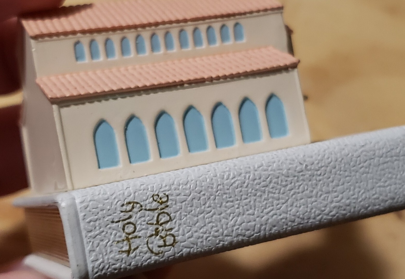 Precious Moments 1991 There’s A Christian Welcome Here Plastic W/Mini Bible