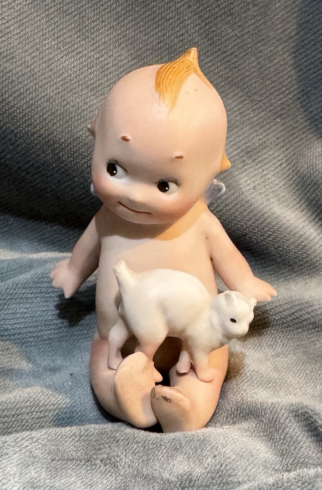 VINTAGE ROSE O’NEILL KEWPIE FIGURE WITH WHITE CAT ON LAP MADE IN GERMANY