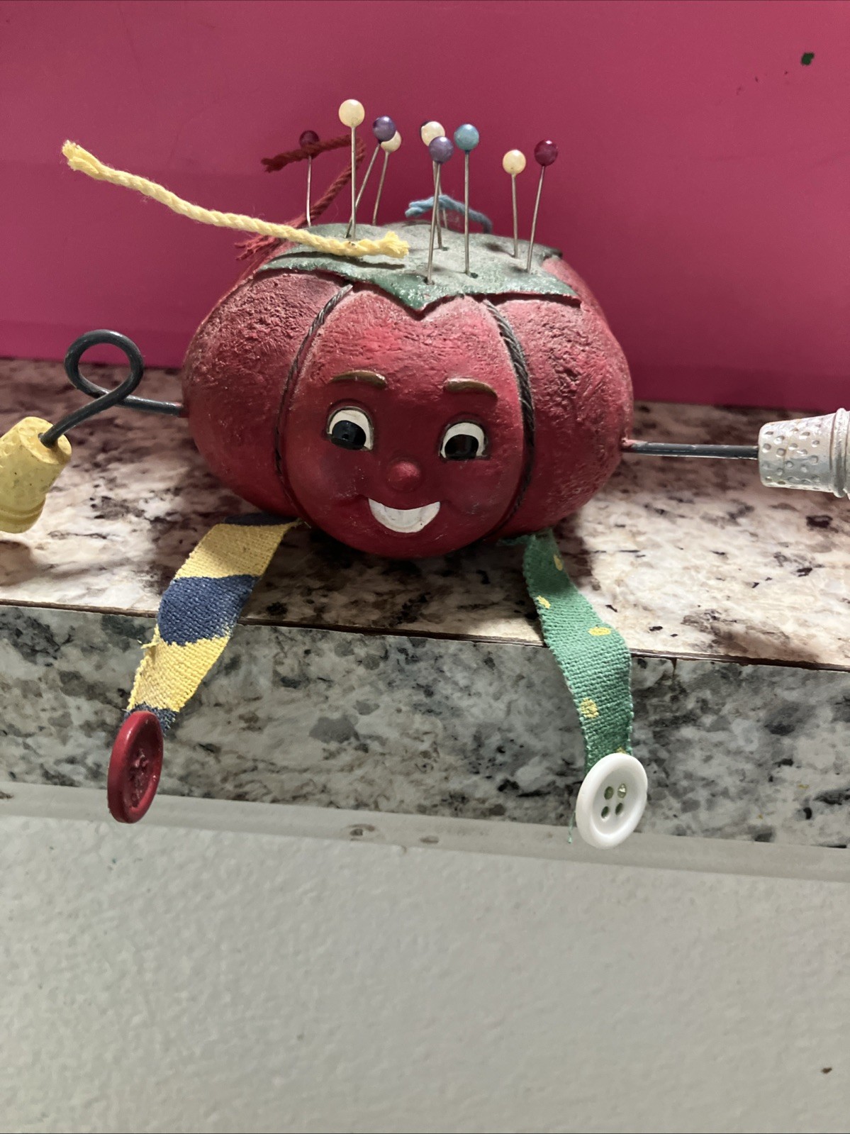WMG Anthropomorphic Shelf Sitter Figurine Tomato Pin Cushion Vintage Sewing