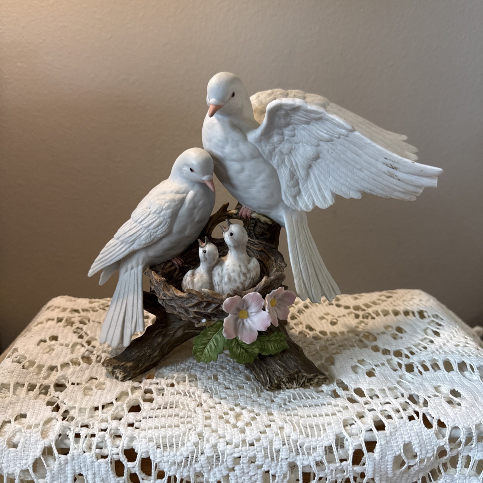 HOMCO HOME INTERIORS CLASSIC PORCELAIN “NATURE’S PROMISE” DOVES/FLOWERS/FAMILY
