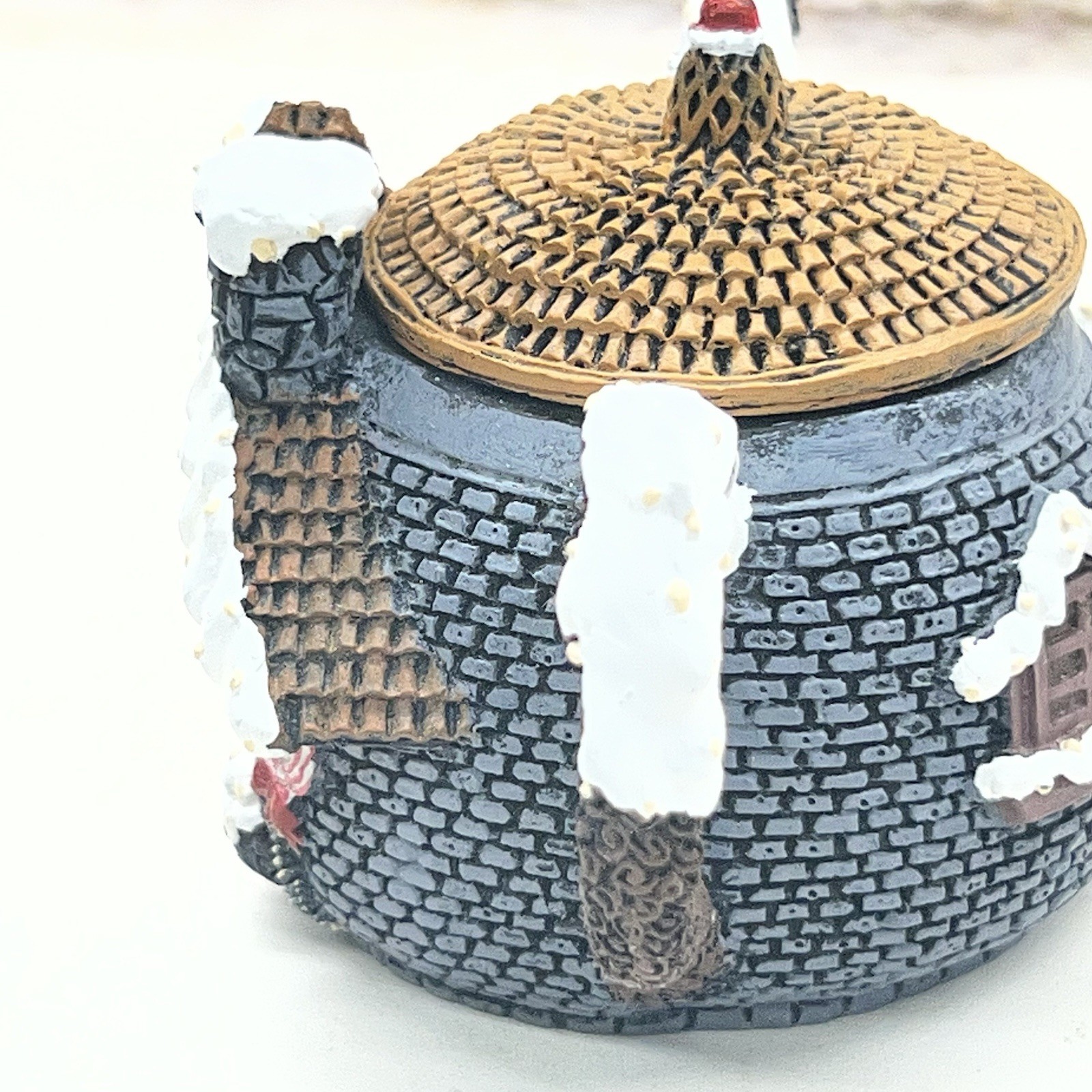 NIB~Hometown Teapot Cottages~ Gingerbread House- Vintage Collectible 5”x3”