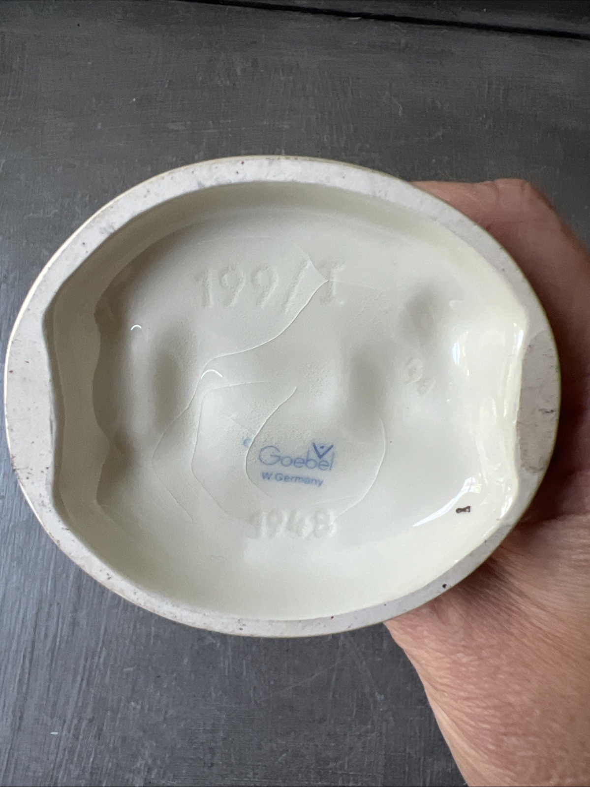 Hummel Goebel Feeding Time Girl With Chickens Porcelain Vintage 1948 199/I