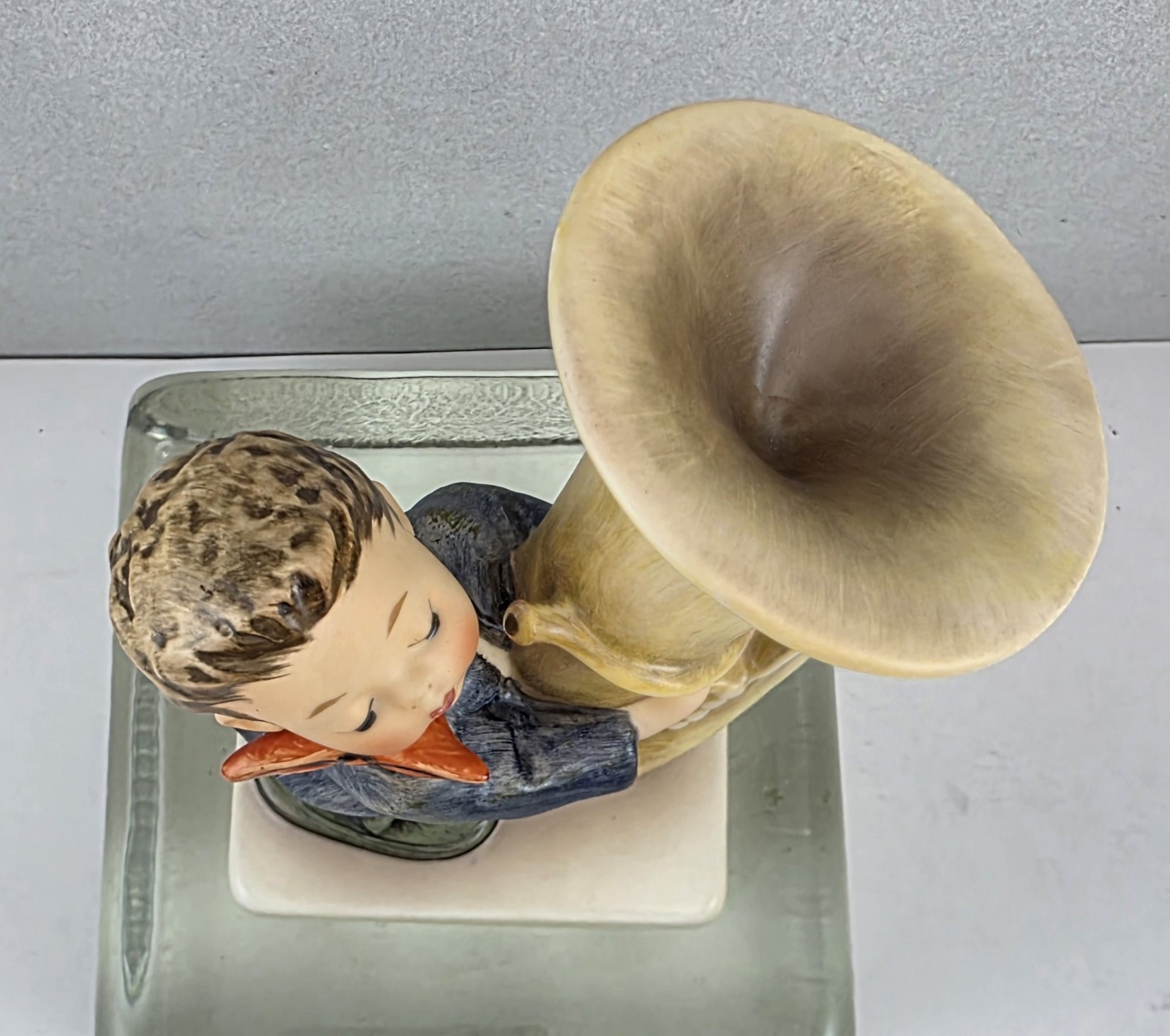 GOEBEL M.I.HUMMEL Figurine #437 The Tuba Player 6″ – 1988 – W. Germany